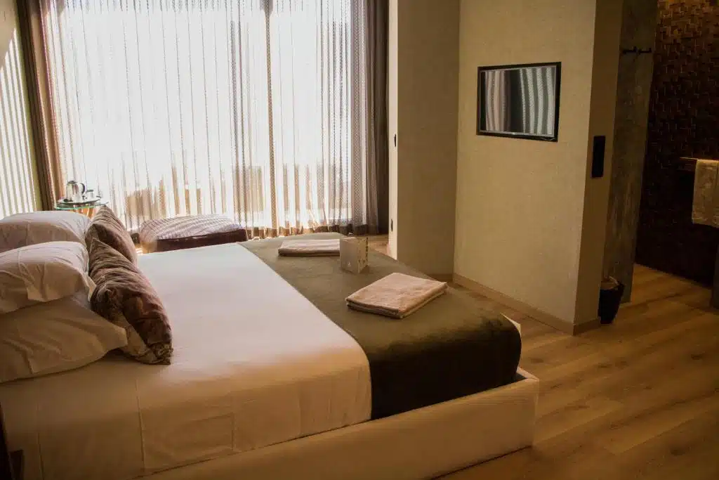 Natura double room bathroom at Well Hotel Maceira retreat